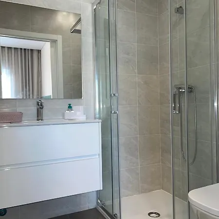 דירה & Surf Lovers With Ac - *