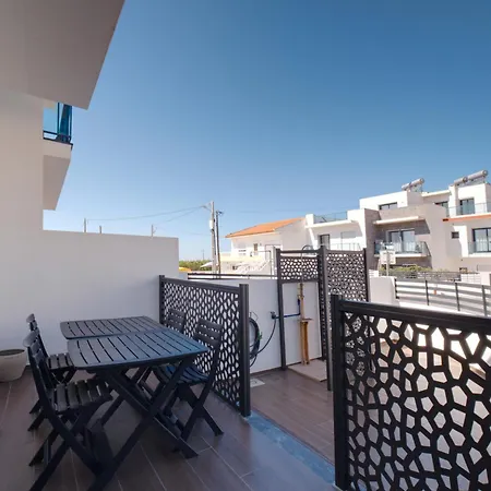 & Surf Lovers With Ac - * Baleal