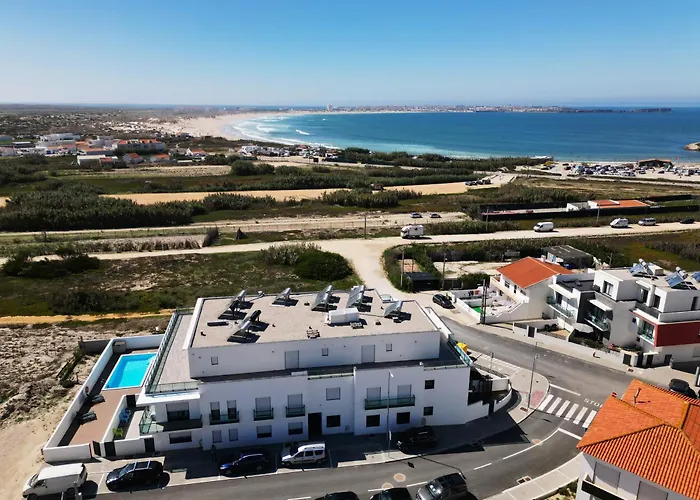 & Surf Lovers With Ac -